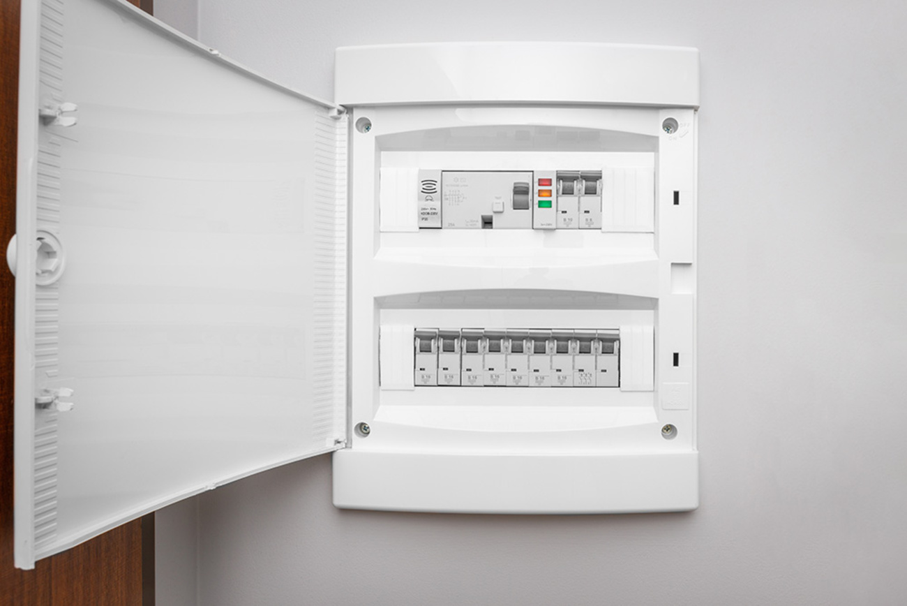 Über­spannungs­schutz bei Elektroinstallation Maas in Zeitz