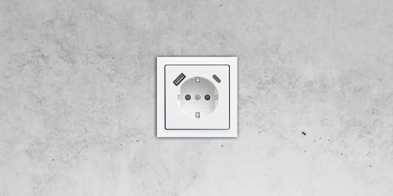 SCHUKO® USB-Steckdose bei Elektroinstallation Maas in Zeitz