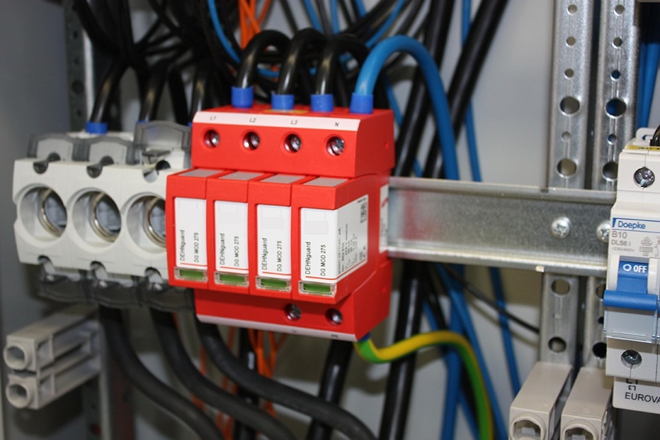 U berspannungsschutz bei Elektroinstallation Maas in Zeitz